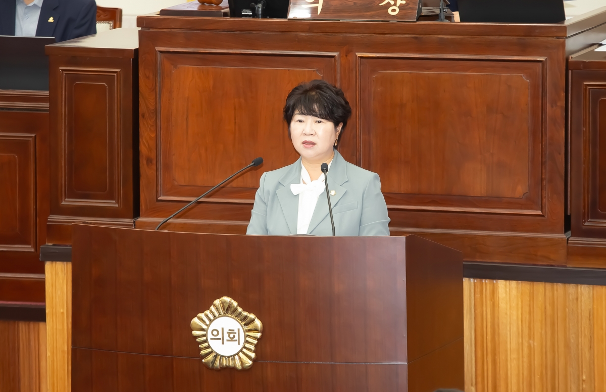 20240731-052[_P7U0342-제279회 임시회 제2차 본회의시 장미경 기획행정위원장 상임위원회 활동결과보고.jpg
