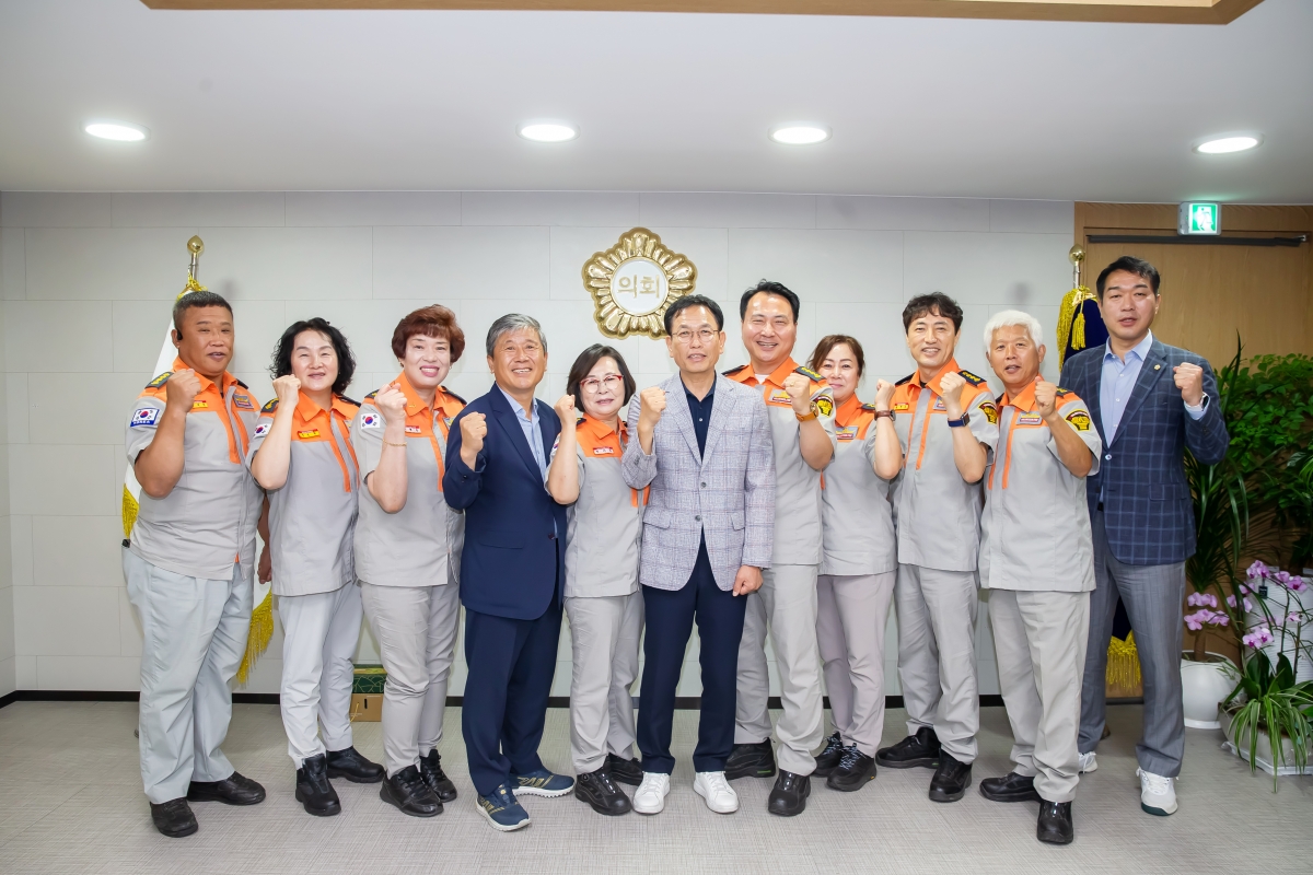 20240829-011[_P7U1943-구미시의용소방대 연합회장 일행 의장실 방문 .jpg