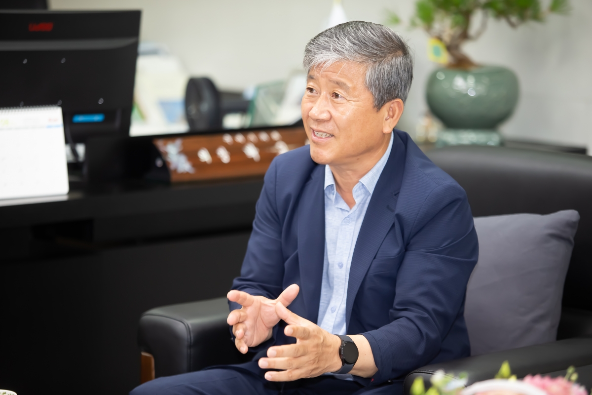 20240829-006[_P7U1928-구미시의용소방대 연합회장 일행 의장실 방문 .jpg