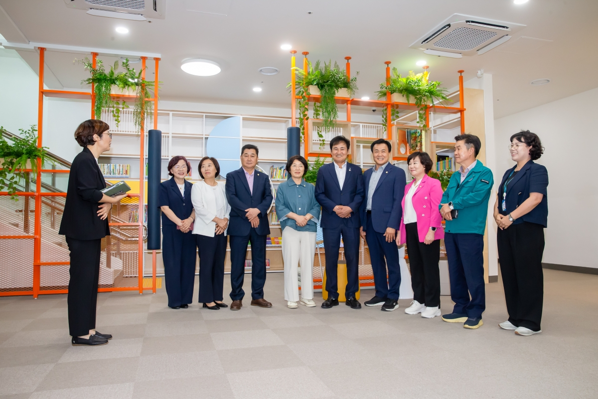 20240904-048[_P7U2878-제280회 임시회 문화환경위원회 강동꿈나무 문화나눔터 현장방문.jpg