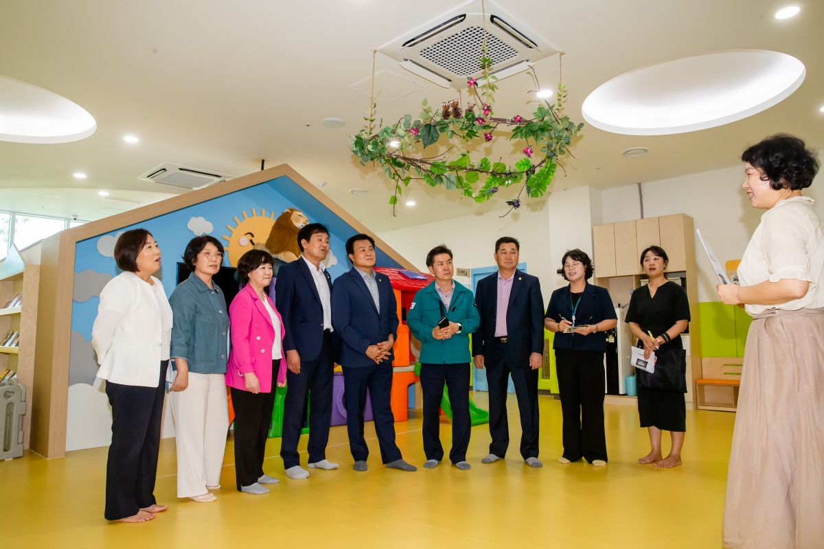 20240904-083[_P7U2992-제280회 임시회 문화환경위원회 강동꿈나무 문화나눔터 현장방문.jpg