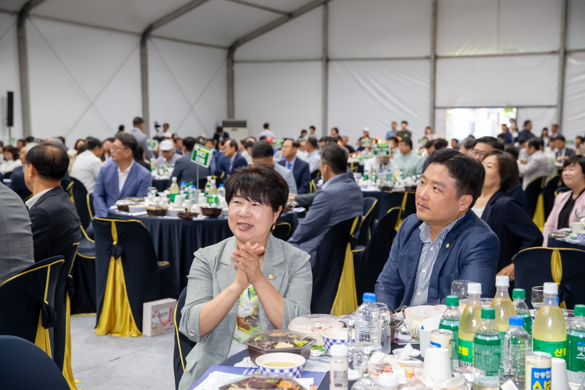 20240903-049[_P7U2560-한국후계농업경영인 전국대회 환영리셉션 및 개막식.jpg