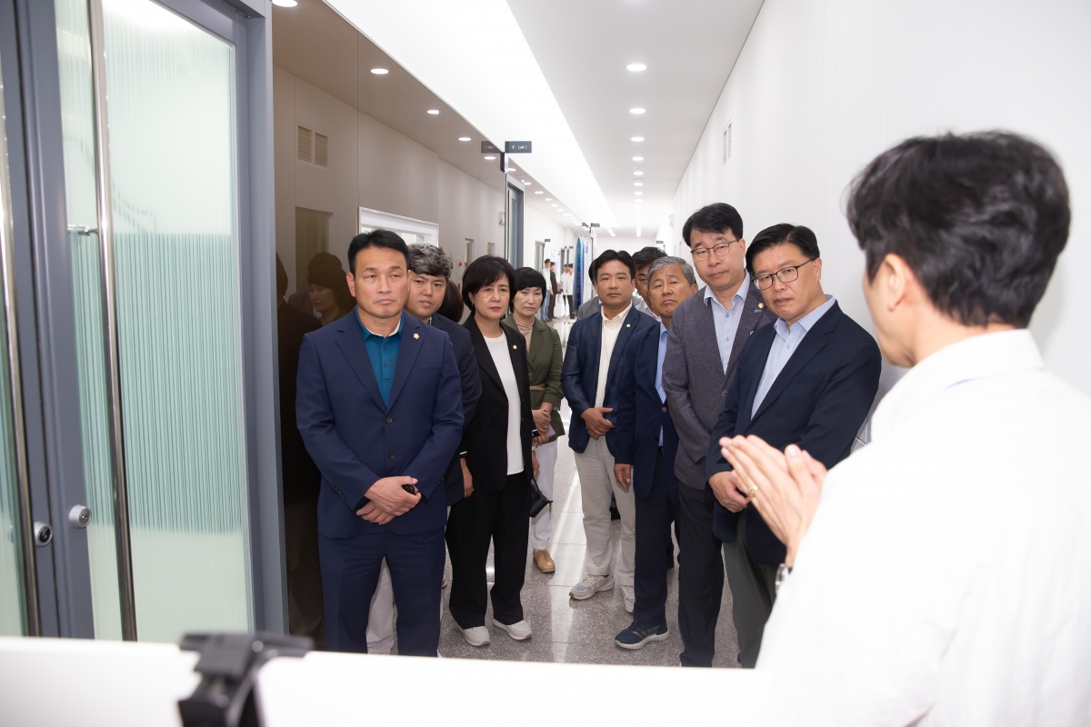 20240906-036[_P7U3425-제280회 임시회 산업건설위원회 구미전자정보기술원 현장방문.jpg