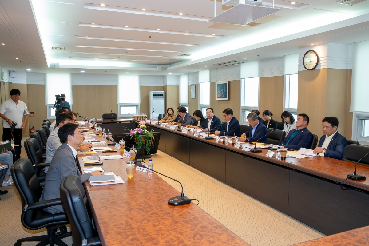 20240906-003[_P7U3268-제280회 임시회 산업건설위원회 구미전자정보기술원 현장방문.jpg