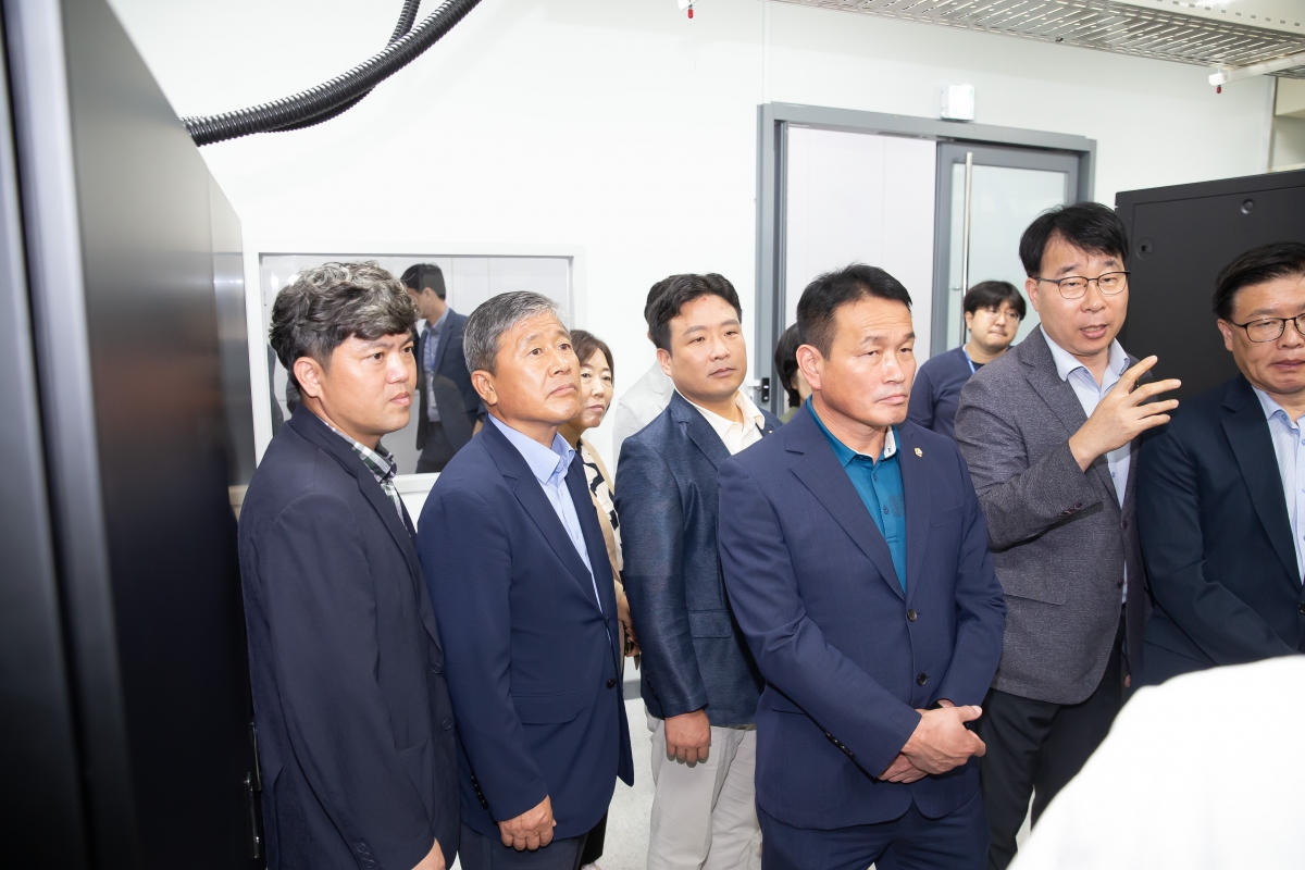 20240906-038[_P7U3432-제280회 임시회 산업건설위원회 구미전자정보기술원 현장방문.jpg