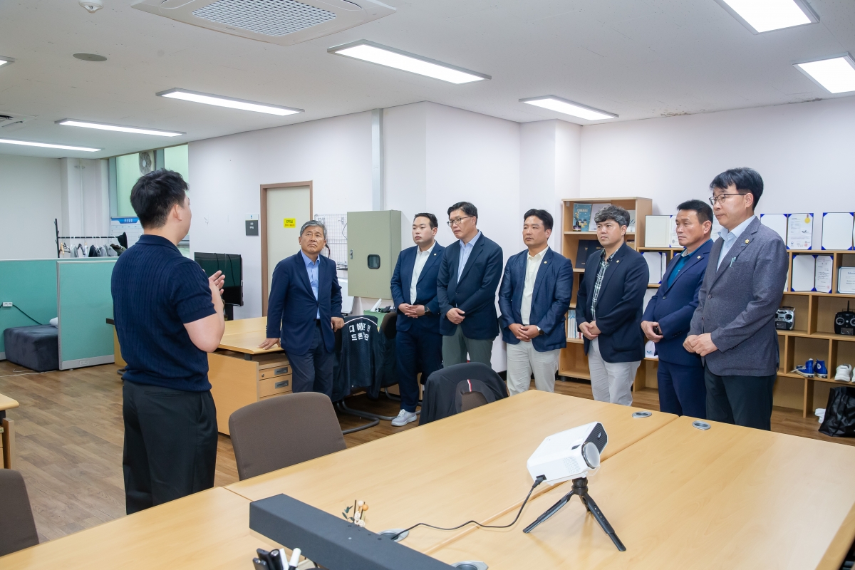20240906-057[_P7U3506-제280회 임시회 산업건설위원회 국립금오공과대학교 벤처창업관 현장방문.jpg