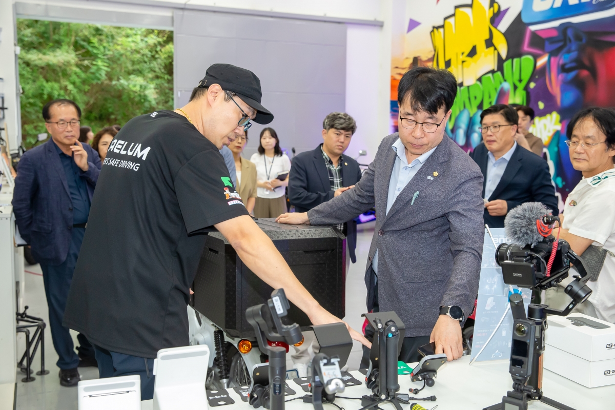 20240906-071[_P7U3555-제280회 임시회 산업건설위원회 국립금오공과대학교 벤처창업관 현장방문.jpg