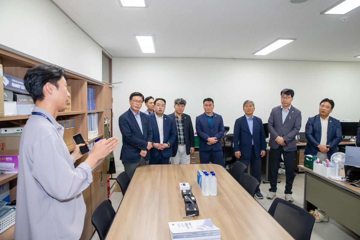 20240906-053[_P7U3488-제280회 임시회 산업건설위원회 국립금오공과대학교 벤처창업관 현장방문.jpg