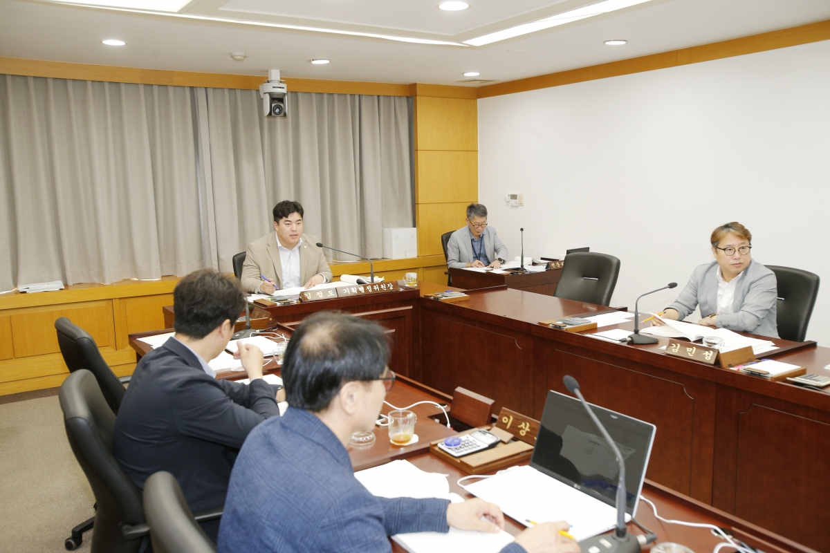 20240909-002[_P7U3759-제280회 임시회 기획행정위원회 소관 행정사무감사 지적사항 조치결과 보고의 건.jpg