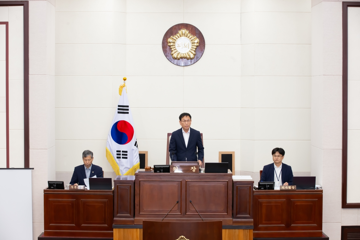 20240911-003[_P7U4012-제280회 임시회 제2차 본회의시 박교상 의장 회의주재.jpg