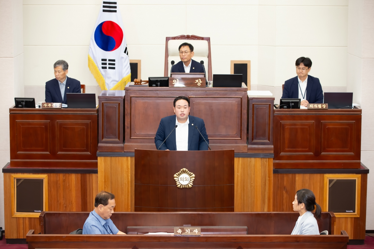 20240911-029[_P7U4080-제280회 임시회 제2차 본회의시 정지원 의원 구미시 도시계획 조례 일부개정조례안 관련 찬성토론.jpg