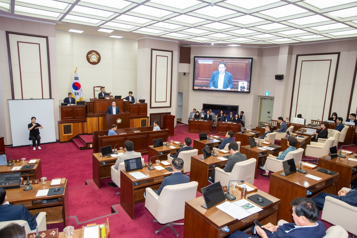 20240911-031[_P7U4085-제280회 임시회 제2차 본회의시 정지원 의원 구미시 도시계획 조례 일부개정조례안 관련 찬성토론.jpg