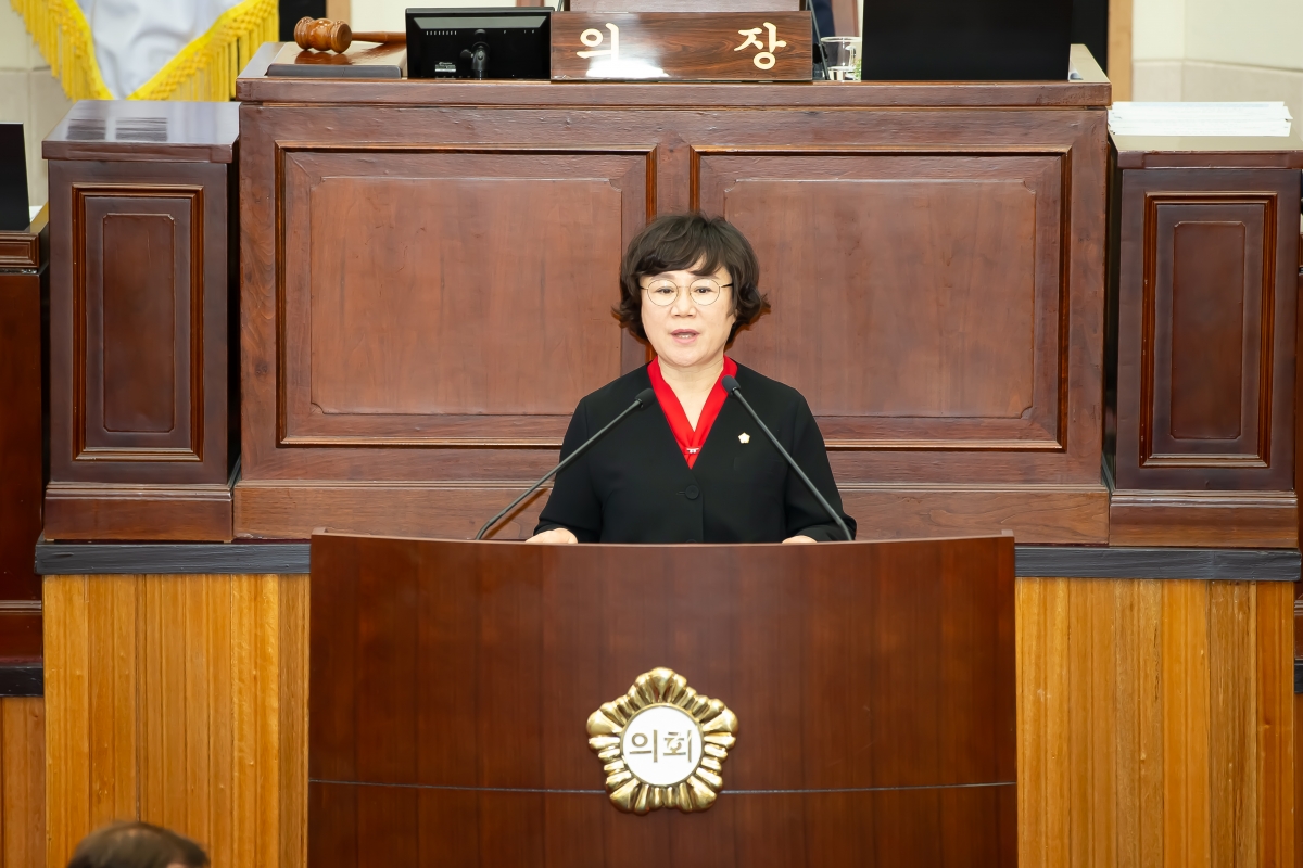20240911-037[_P7U4095-제280회 임시회 제2차 본회의시 이정희 산업건설위원회 간사 상임위원회 활동결과보고.jpg
