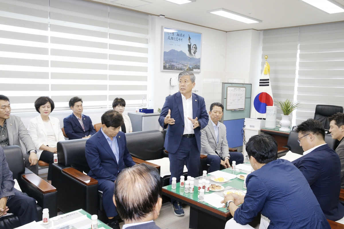 20240913-077[_P7U4458-추석맞이 노인복지회관 방문 어르신 인사.jpg