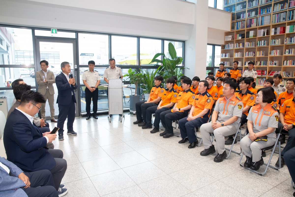 20240913-114[_P7U4572-추석맞이 구미소방서 상황실 근무자 방문 격려.jpg