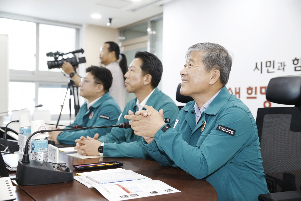 20240914-006[_P7U4598-추석맞이 구미시청 당직실 및 종합상황실 근무자 방문 격려.jpg
