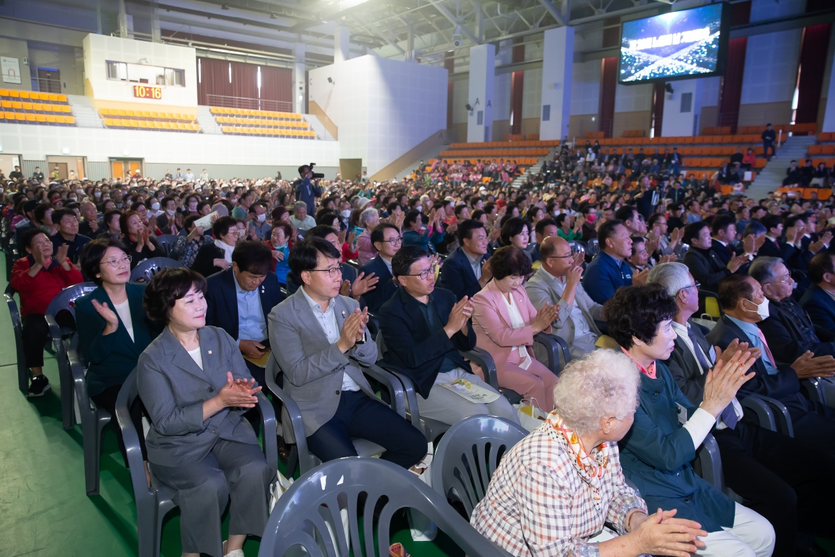 20241011-031[_P7U7773-제28회 노인의날 기념식.jpg