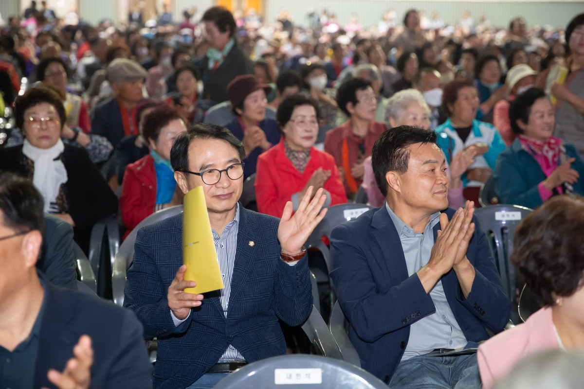 20241011-006[_P7U7705-제28회 노인의날 기념식.jpg