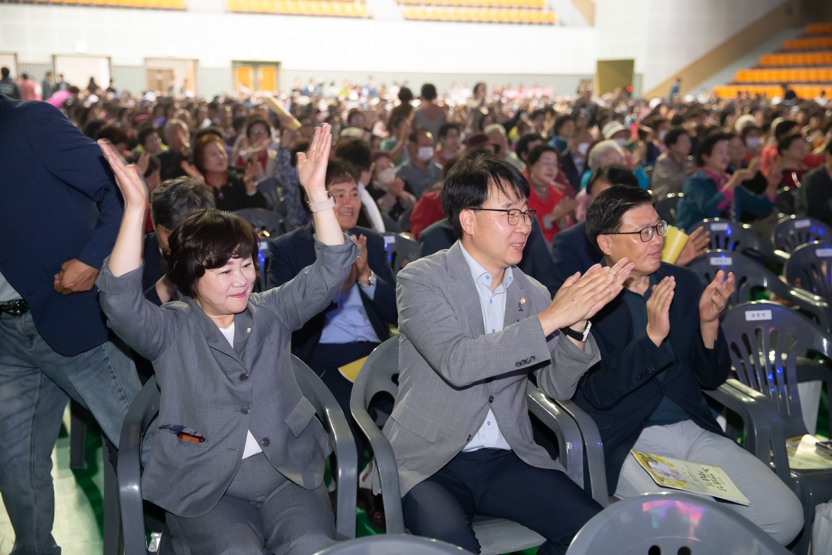 20241011-010[_P7U7717-제28회 노인의날 기념식.jpg