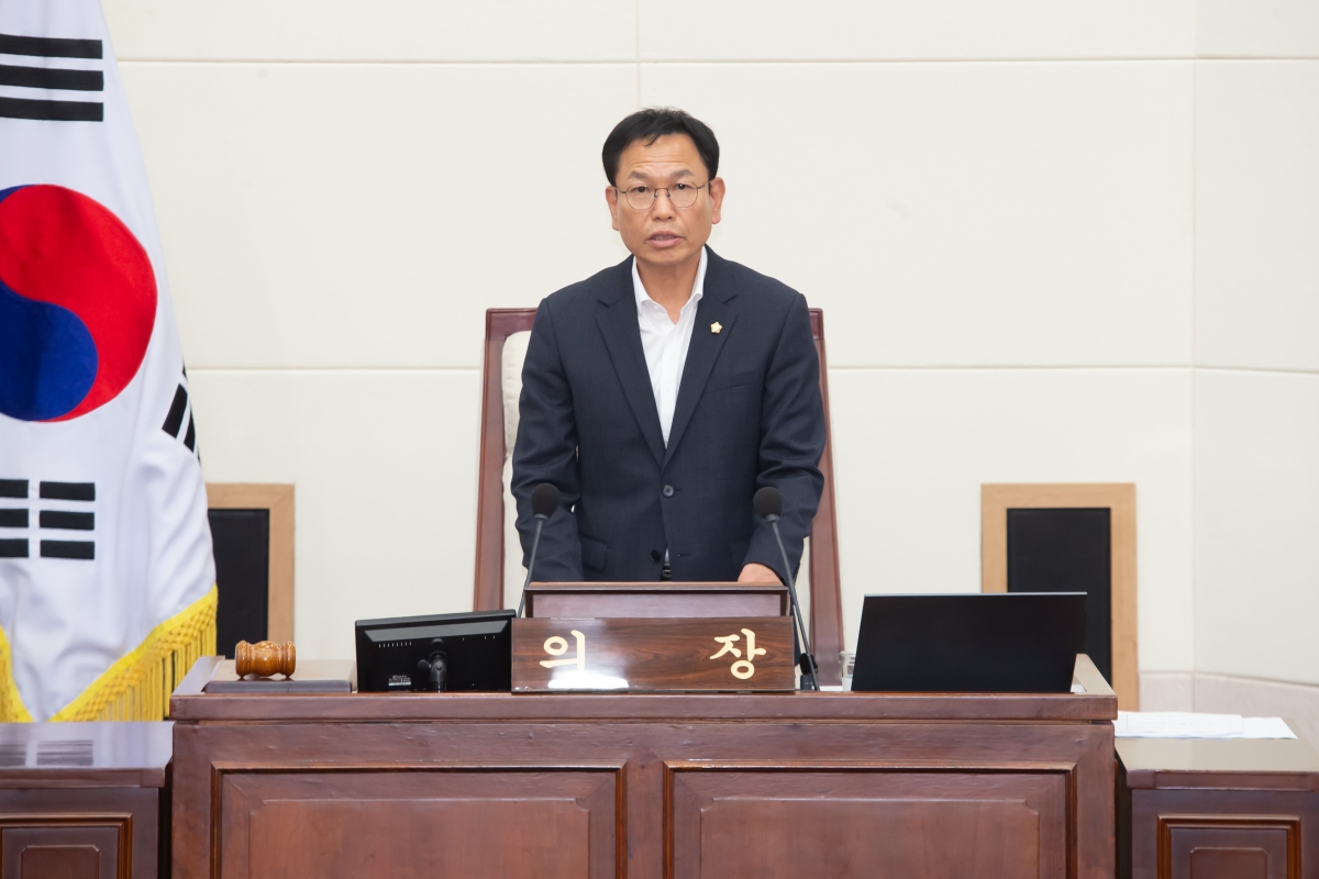 20241016-012[_P7U8253-제281회 임시회 제1차 본회의시 박교상 의장 회의주재.jpg