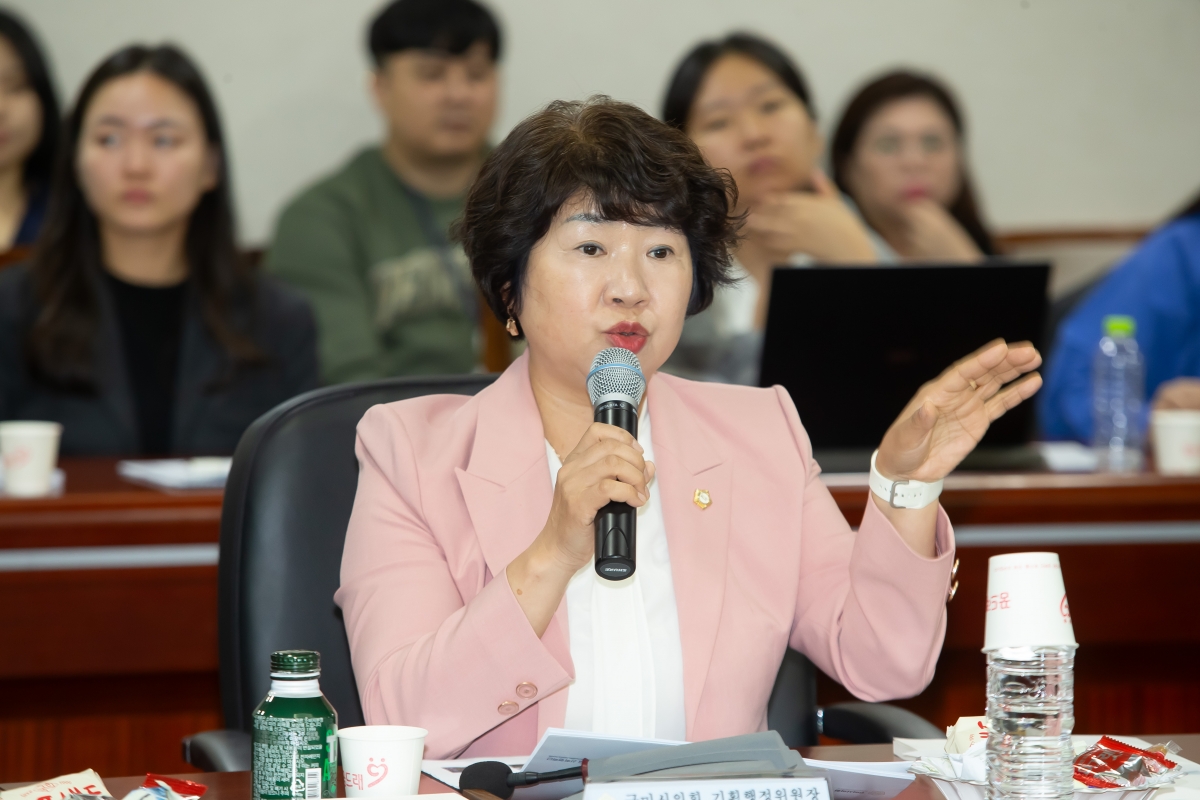 20241011-131[_P7U8057-의원연구단체 구미시 범죄예방 디자인연구회 최종보고회.jpg