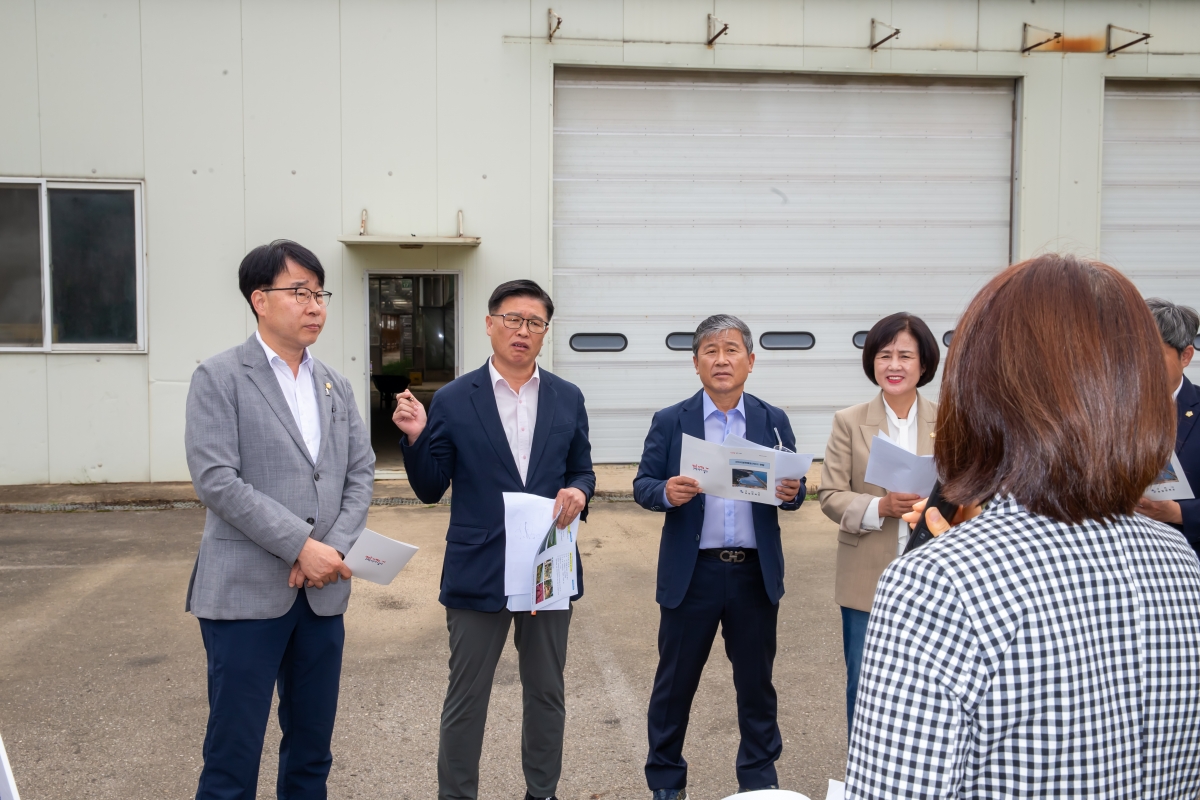 20241018-009[_P7U8781-제281회 임시회 산업건설위원회 구미시설원예생산단지 현장방문.jpg