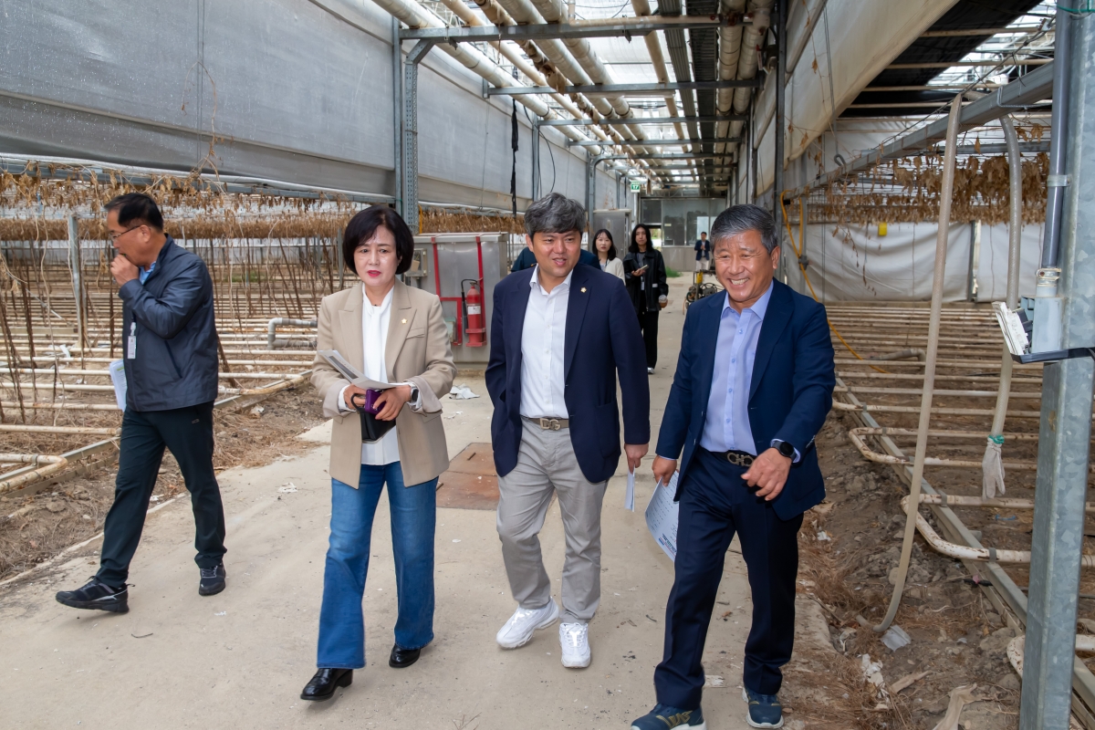 20241018-017[_P7U8804-제281회 임시회 산업건설위원회 구미시설원예생산단지 현장방문.jpg