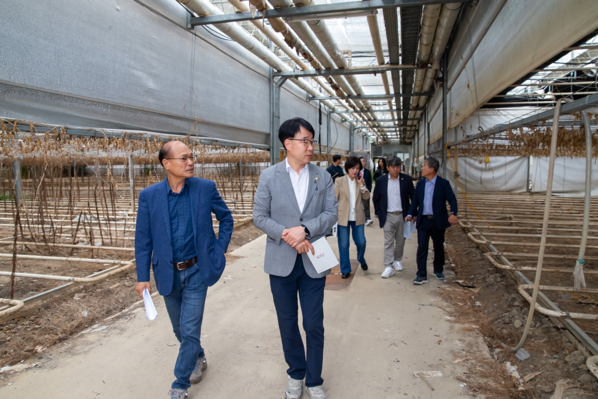 20241018-016[_P7U8801-제281회 임시회 산업건설위원회 구미시설원예생산단지 현장방문.jpg