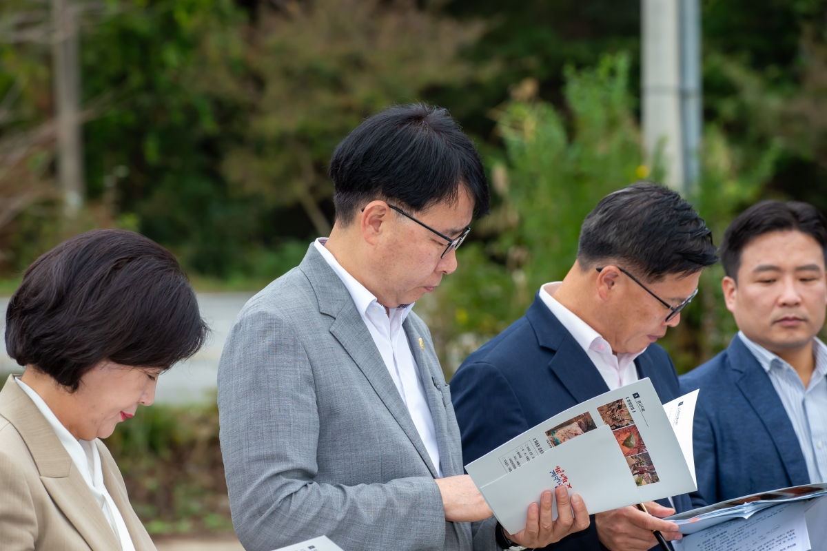 20241018-026[_P7U8829-제281회 임시회 산업건설위원회 소나무재선충병 관련 옥성면 현장방문.jpg
