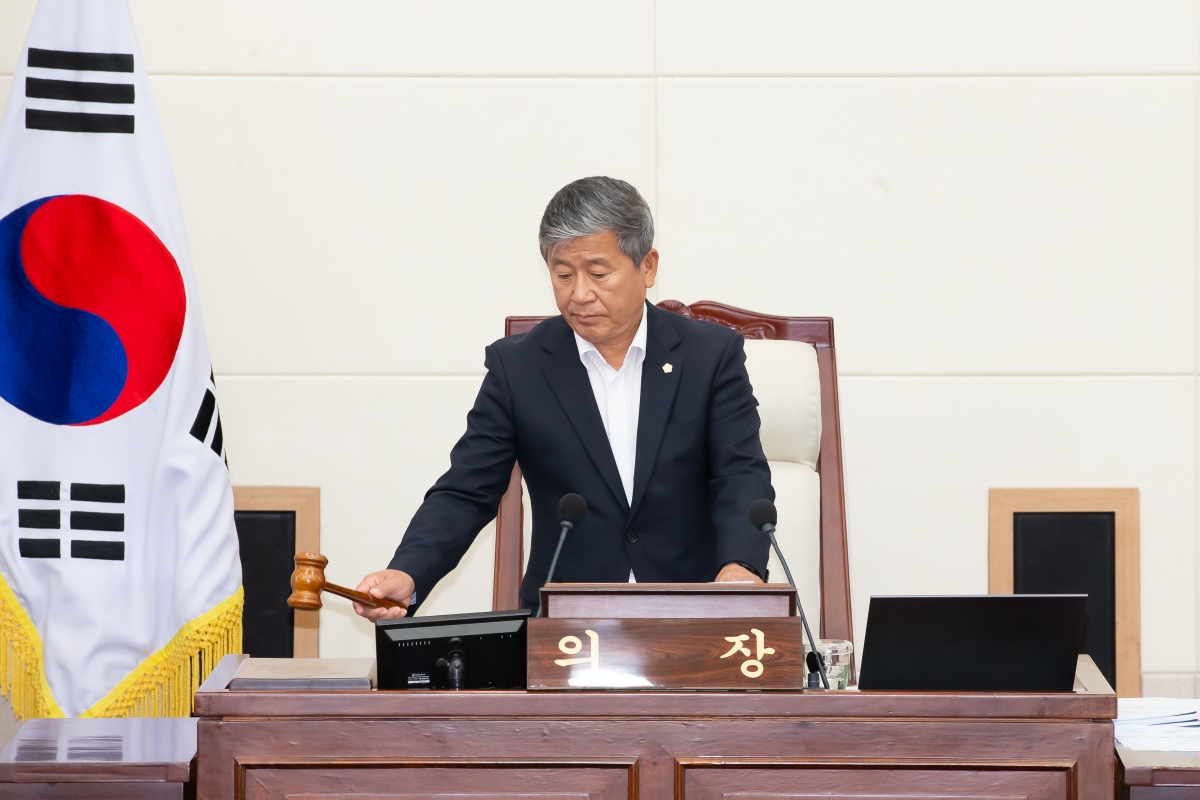 20241024-002[_P7U9786-제281회 임시회 제2차 본회의시 양진오 부의장 회의주재.jpg