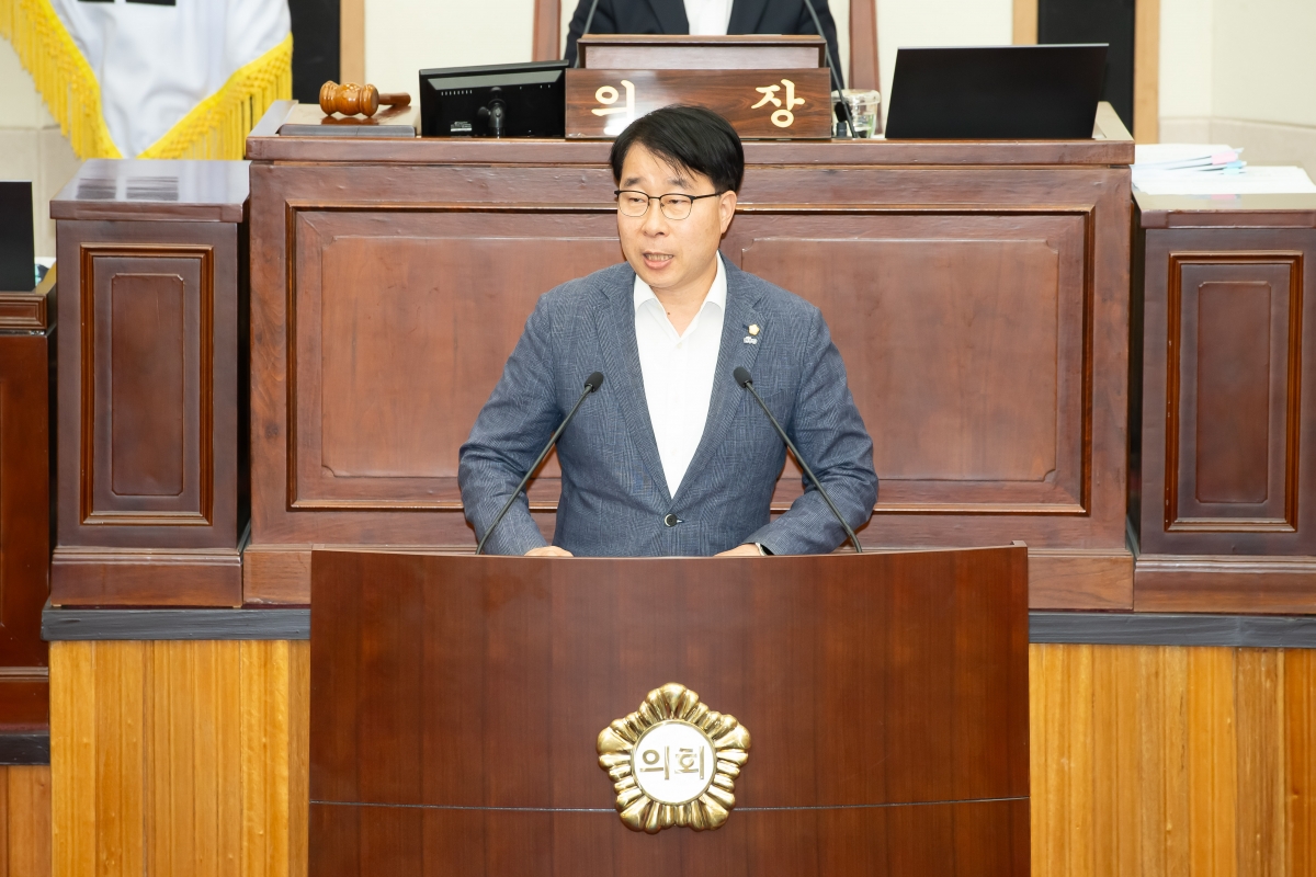 20241024-012[_P7U9790-제281회 임시회 제2차 본회의시 신용하 의원 5분 자유발언.jpg