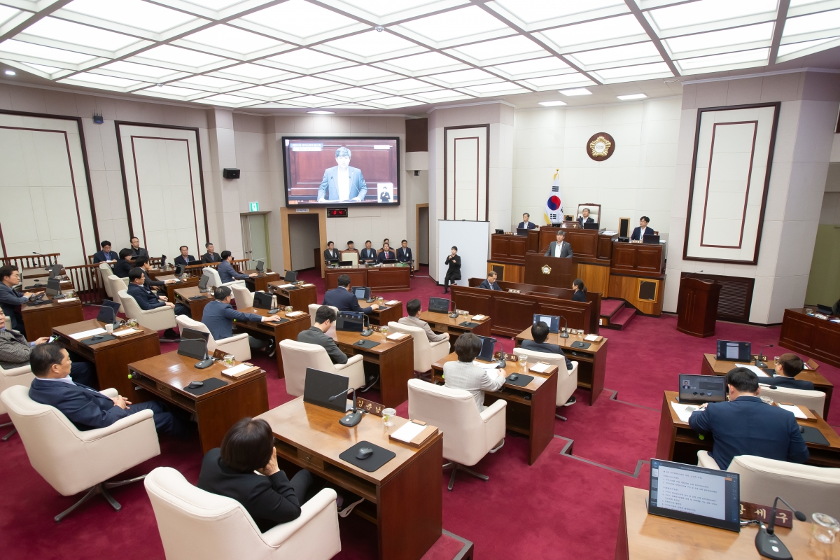 20241024-024[_P7U9823-제281회 임시회 제2차 본회의시 소진혁 의원 5분 자유발언.jpg