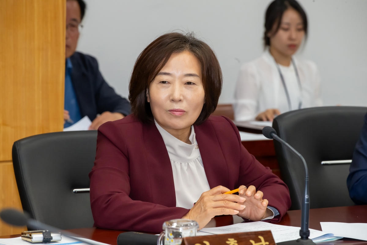 20241017-051[_P7U8337-제281회 임시회시 의회운영위원회 조례안 심사활동.jpg