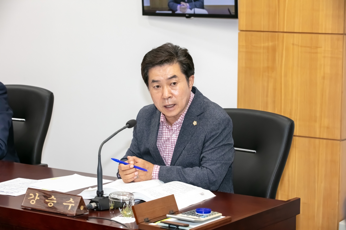 20241022-008[IMG_4490-제281회 임시회 문화환경위원회 소관 2025년도 주요업무계획안 청취 활동.jpg