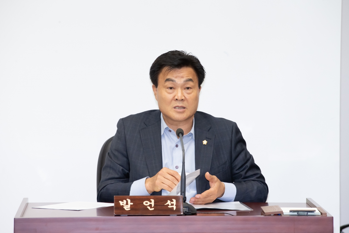 20241017-151[_P7U8610-제281회 임시회시 문화환경위원회 조례안 심사활동.jpg