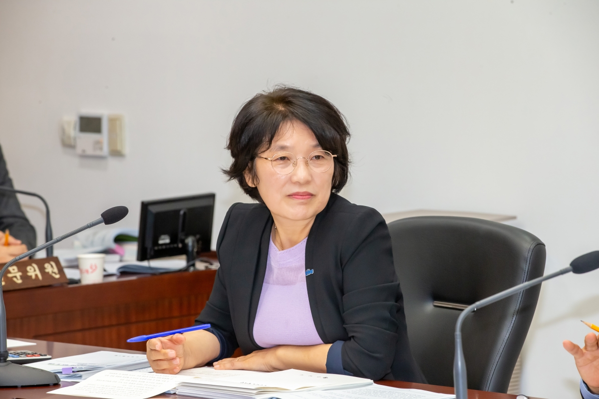 20241017-138[_P7U8497-제281회 임시회시 문화환경위원회 조례안 심사활동.jpg