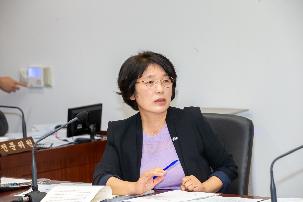 20241017-143[_P7U8571-제281회 임시회시 문화환경위원회 조례안 심사활동.jpg