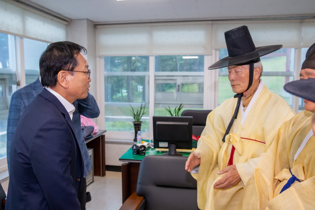 20241021-011[_P7U9126-왕산허위선생 추계향사 및 116주기 추도식.jpg