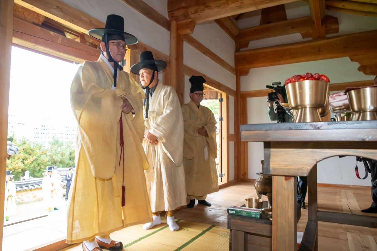 20241021-025[_P7U9190-왕산허위선생 추계향사 및 116주기 추도식.jpg