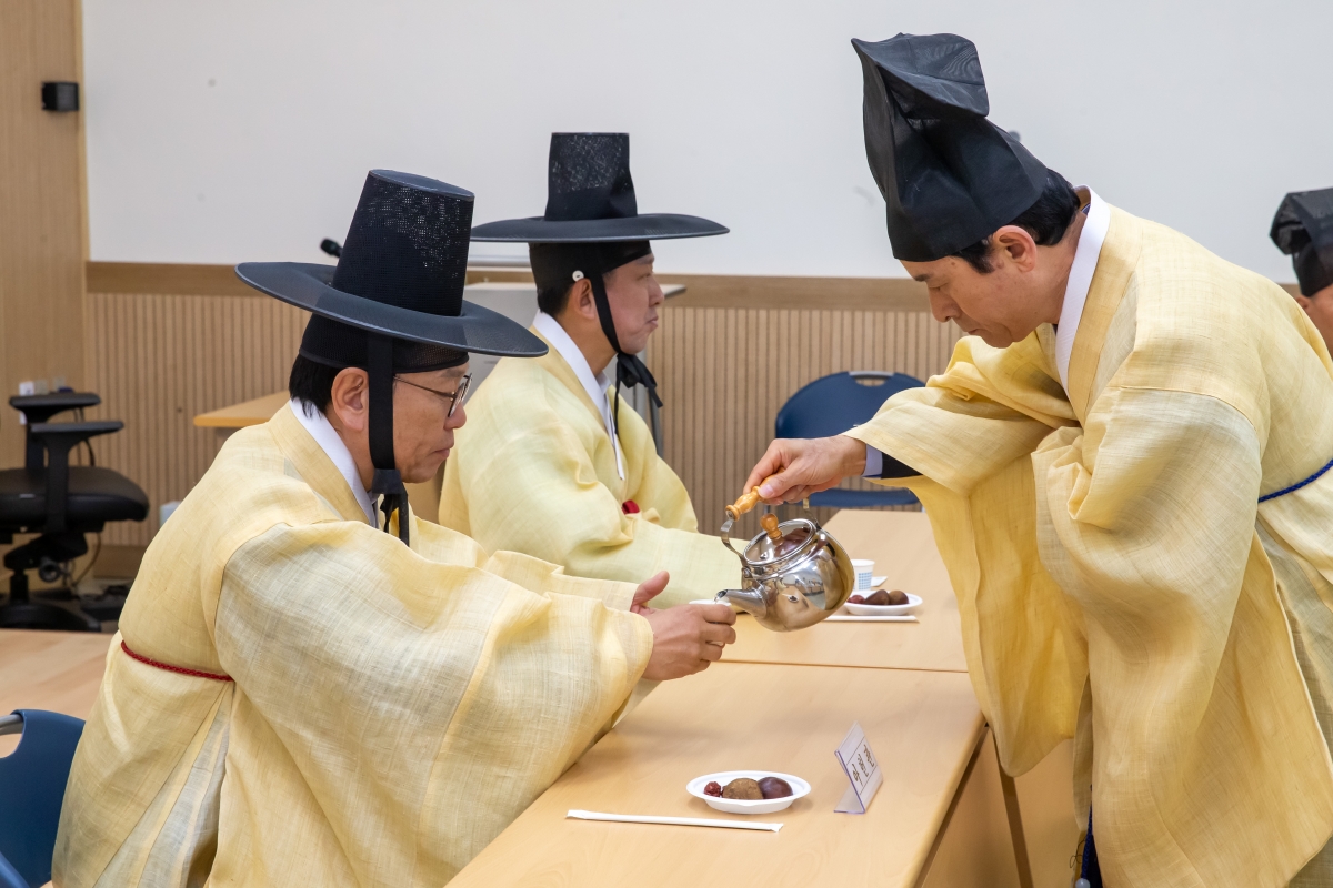 20241021-032[_P7U9228-왕산허위선생 추계향사 및 116주기 추도식.jpg