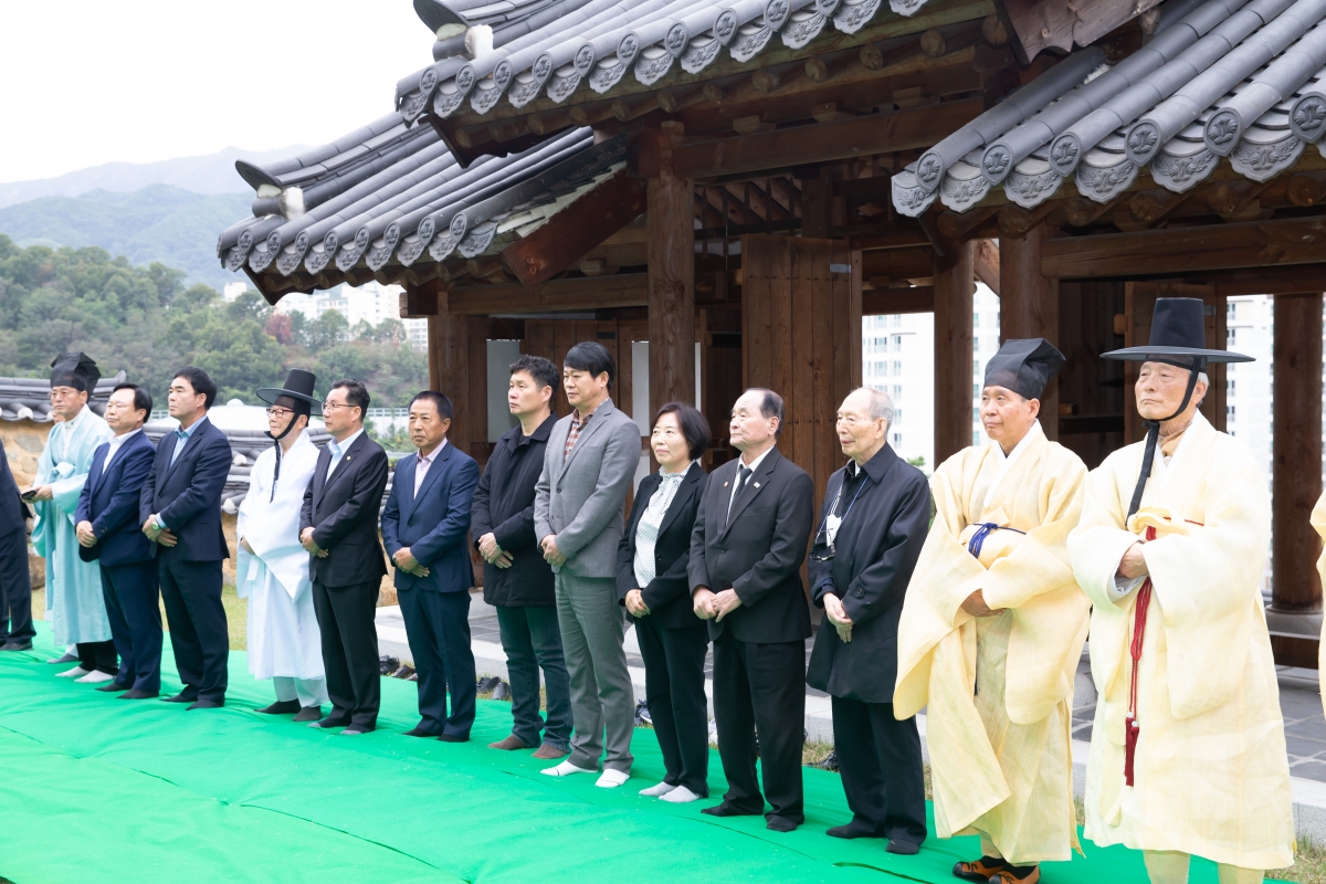 20241021-018[_P7U9164-왕산허위선생 추계향사 및 116주기 추도식.jpg