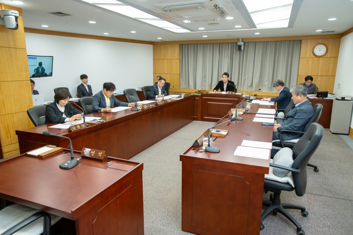 20241115-007[_P7U3236-페회중 의회운영위원회 활동.jpg