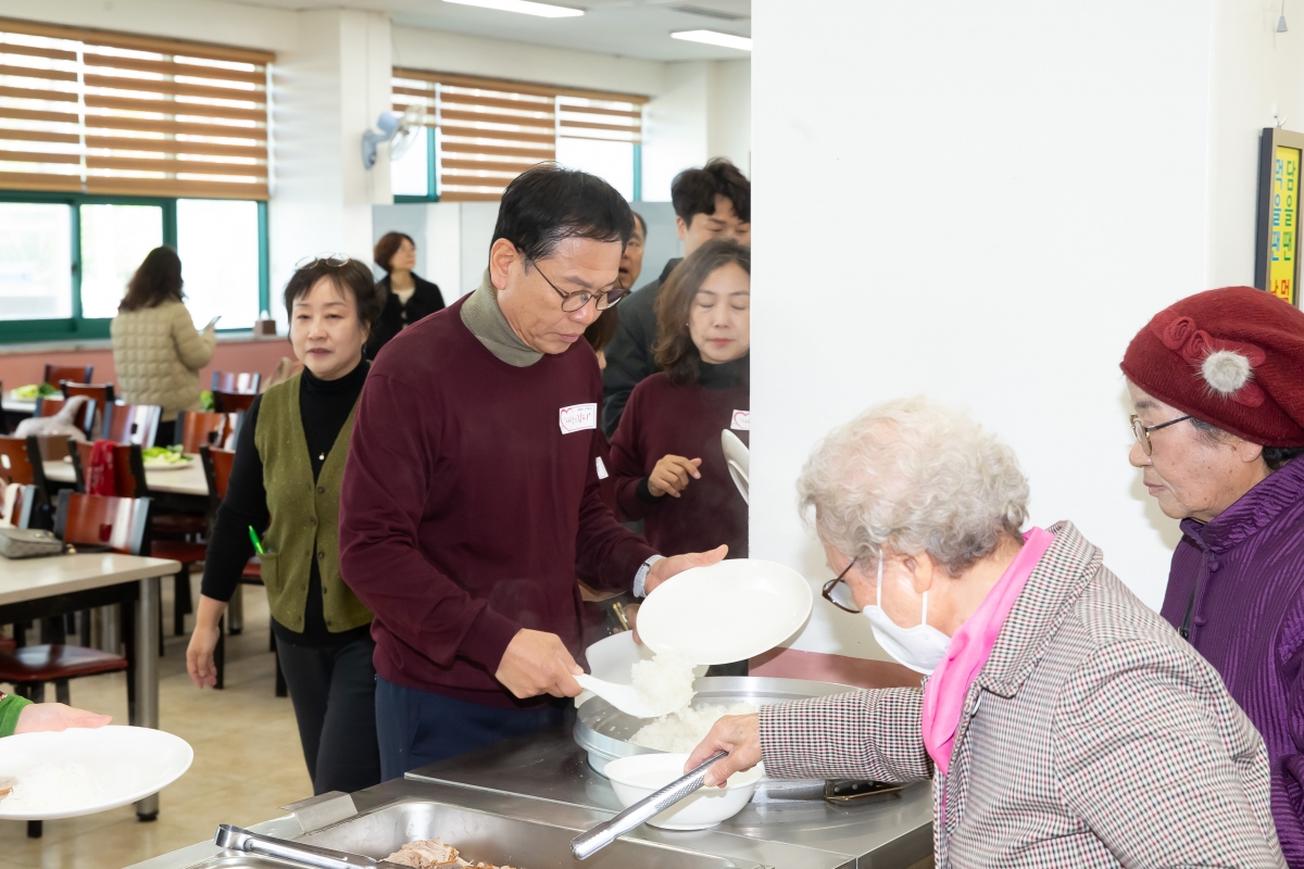 20241119-097[_P7U3413-상모교회 사랑의 김치 나누기.jpg