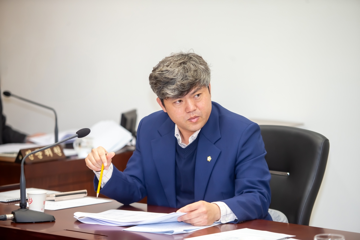 20241127-006[_P7U4754-제262회 정례회시 의회운영위원회 2025년도 예산안 및 기금운용계획안 예비심사활동.jpg