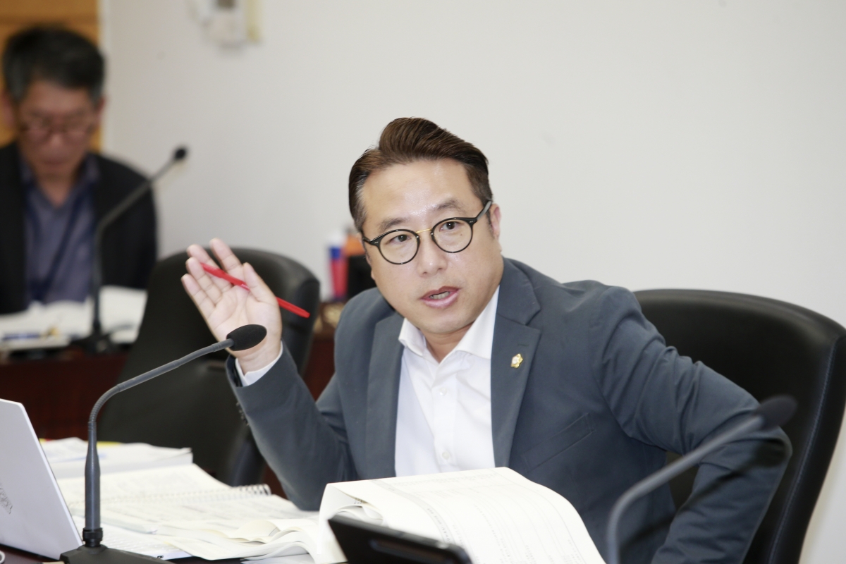 20241128-018[_P7U5116-제262회 정례회시 기획행정위원회 2025년도 예산안 및 기금운용계획안 예비심사활동.JPG