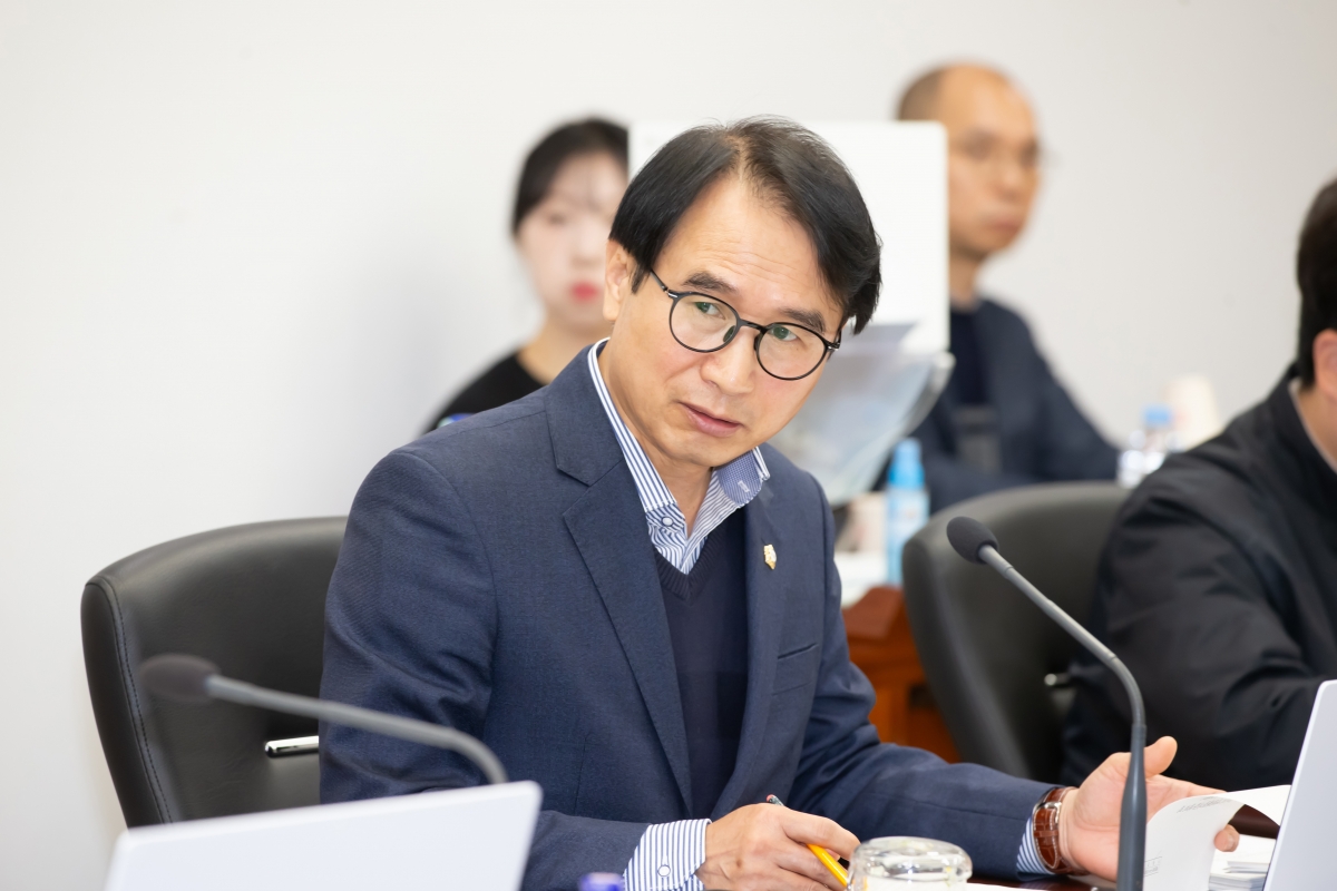 20241126-037[_P7U4654-제262회 정례회시 기획행정위원회 조례안 심사활동.jpg