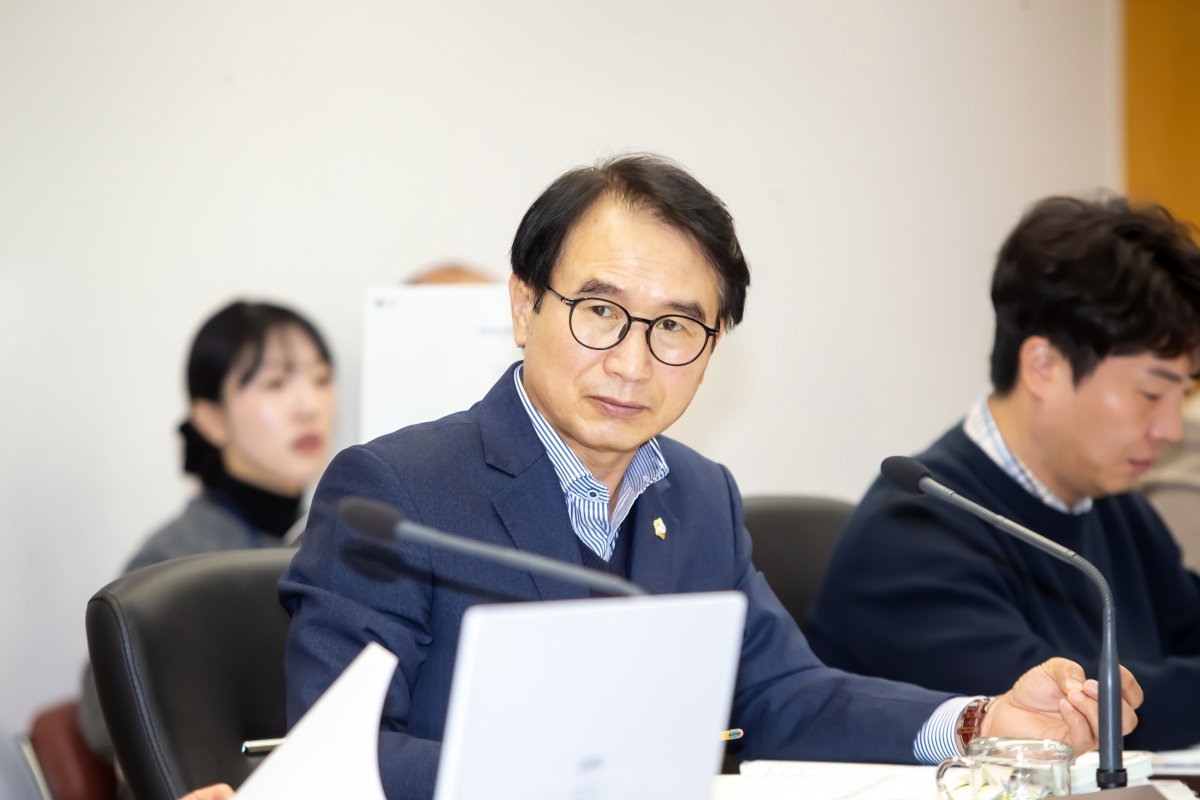 20241128-011[_P7U5068-제262회 정례회시 기획행정위원회 2025년도 예산안 및 기금운용계획안 예비심사활동.jpg