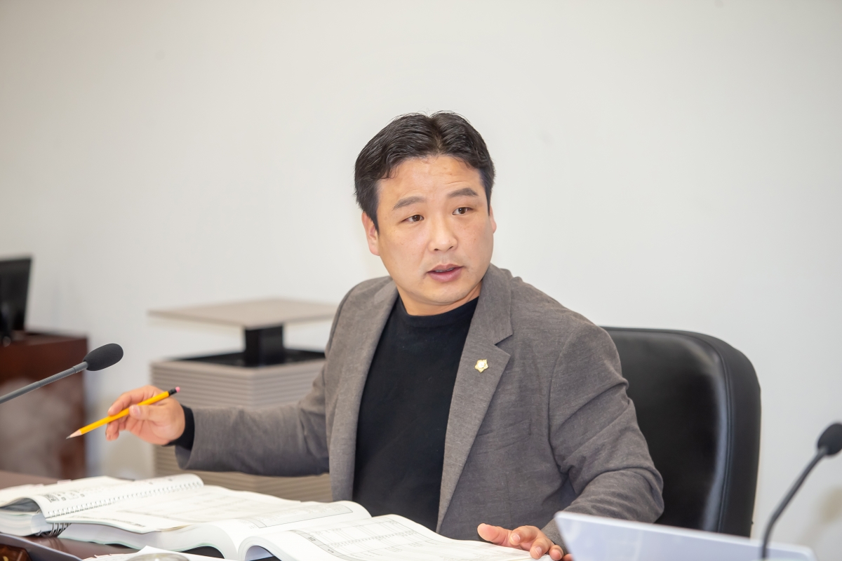 20241127-037[_P7U4891-제262회 정례회시 산업건설위원회 2025년도 예산안 및 기금운용계획안 예비심사활동.jpg