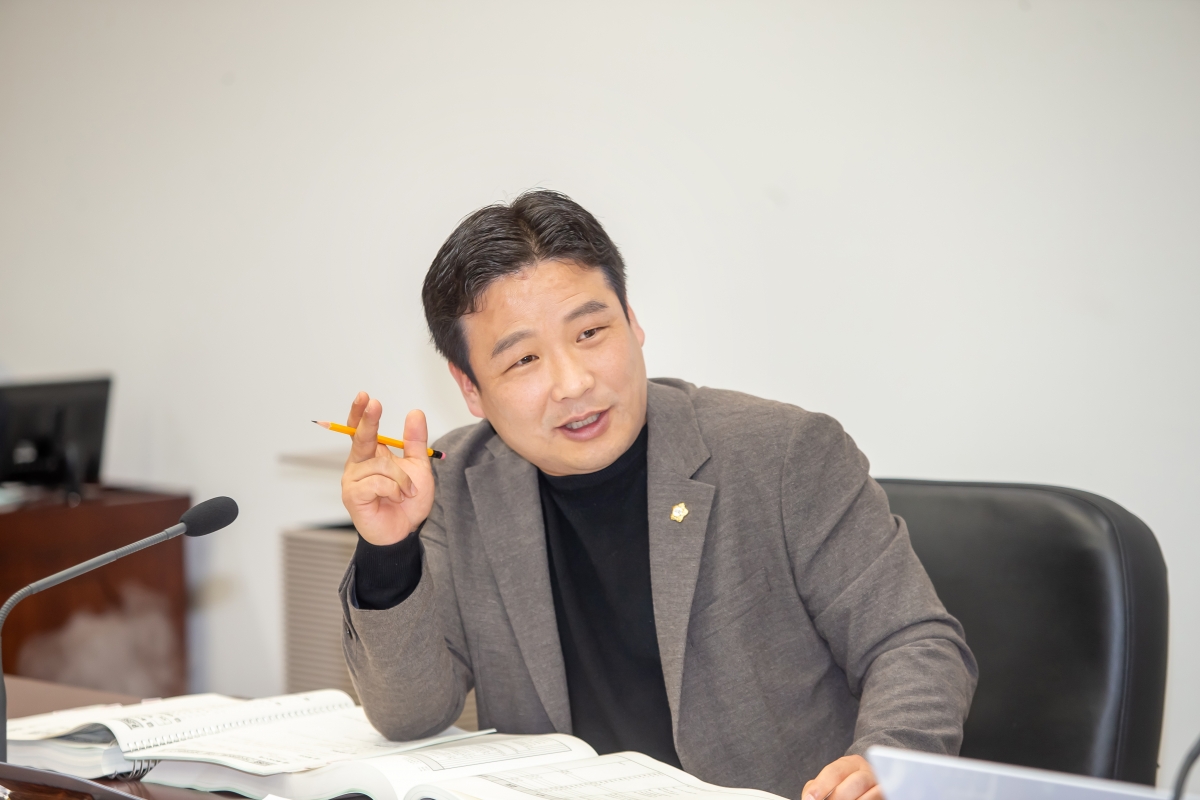 20241127-039[_P7U4897-제262회 정례회시 산업건설위원회 2025년도 예산안 및 기금운용계획안 예비심사활동.jpg