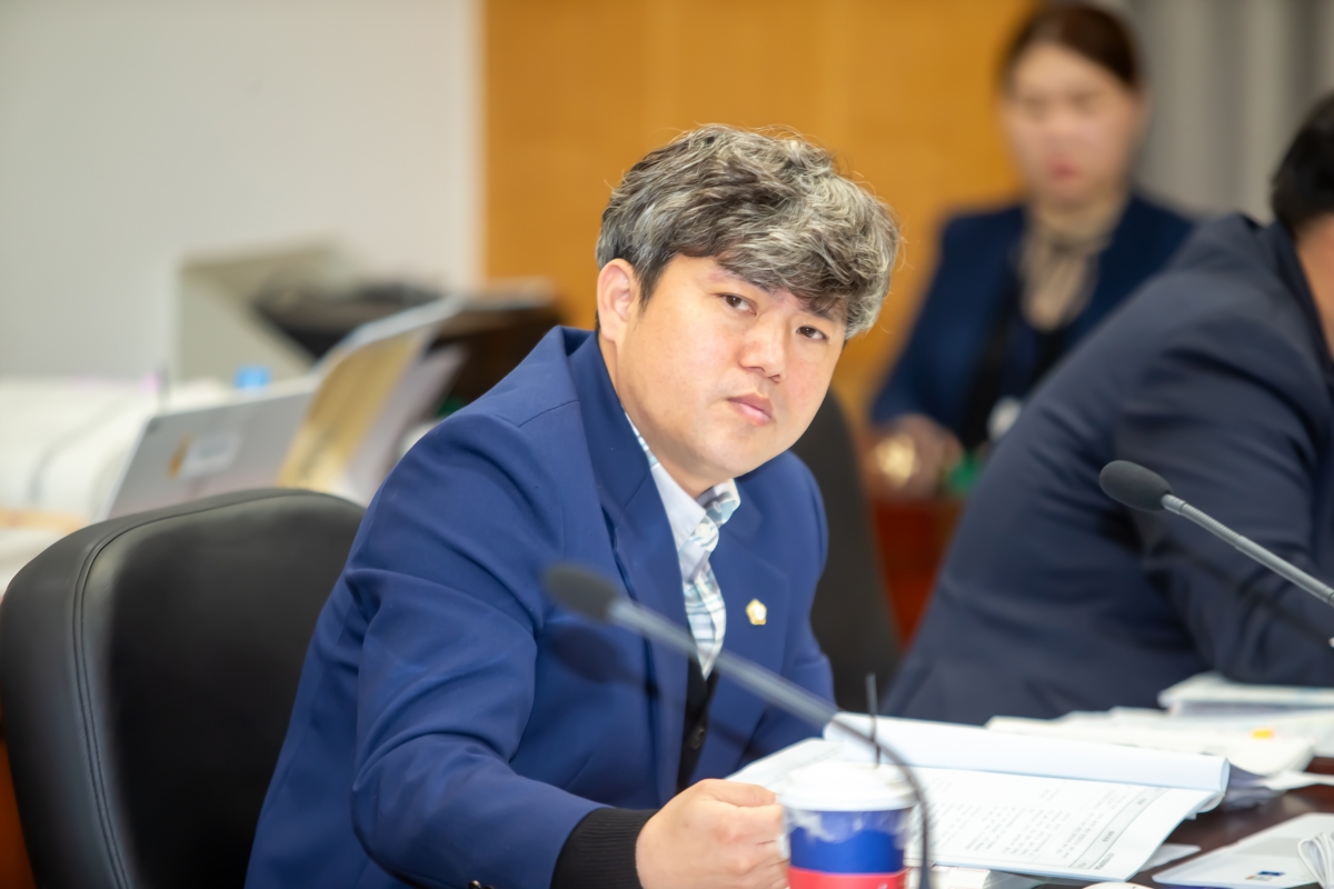 20241128-023[_P7U5001-제262회 정례회시 산업건설위원회 2025년도 예산안 및 기금운용계획안 예비심사활동.jpg